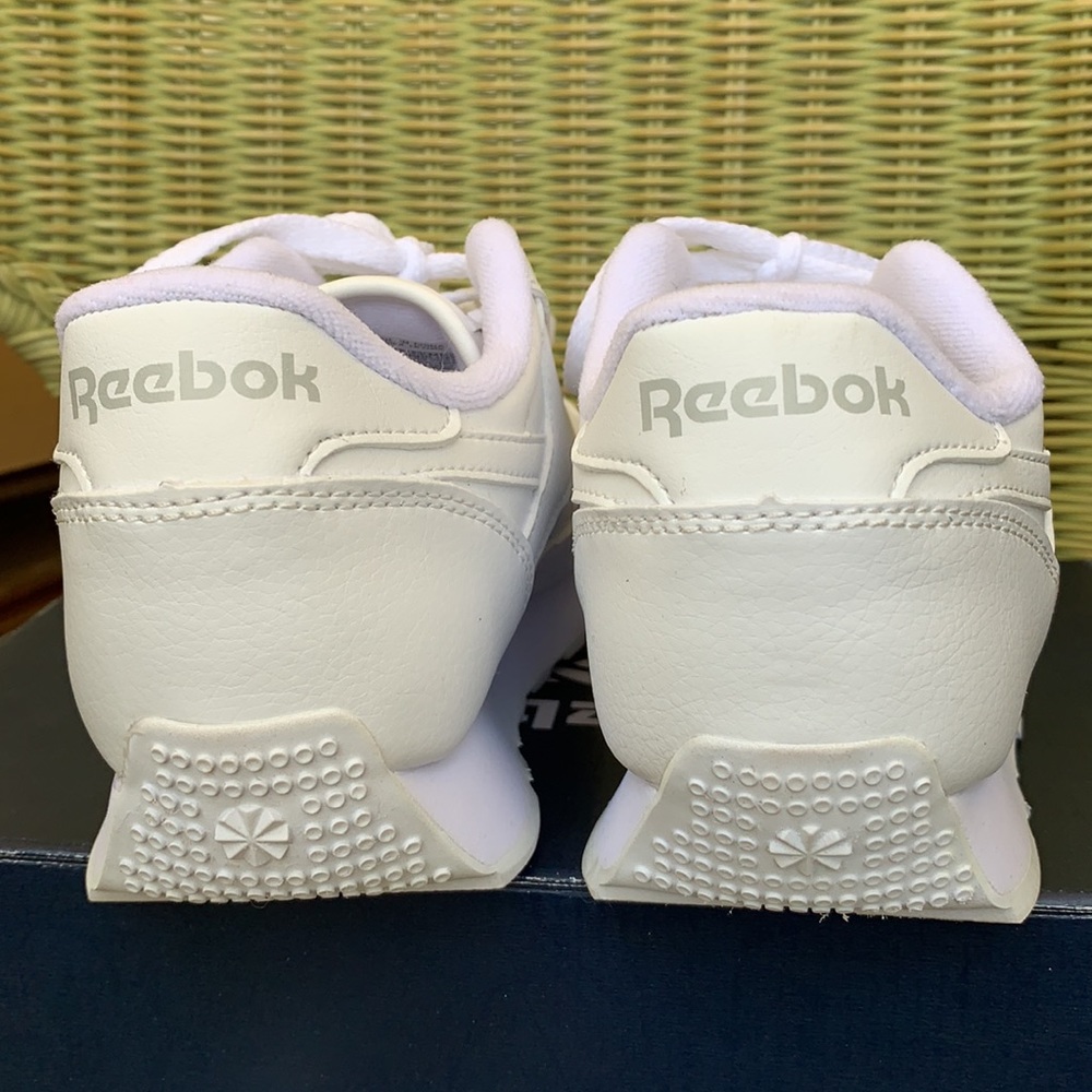 Women’s Reebok Shoes - Picture 2 of 4